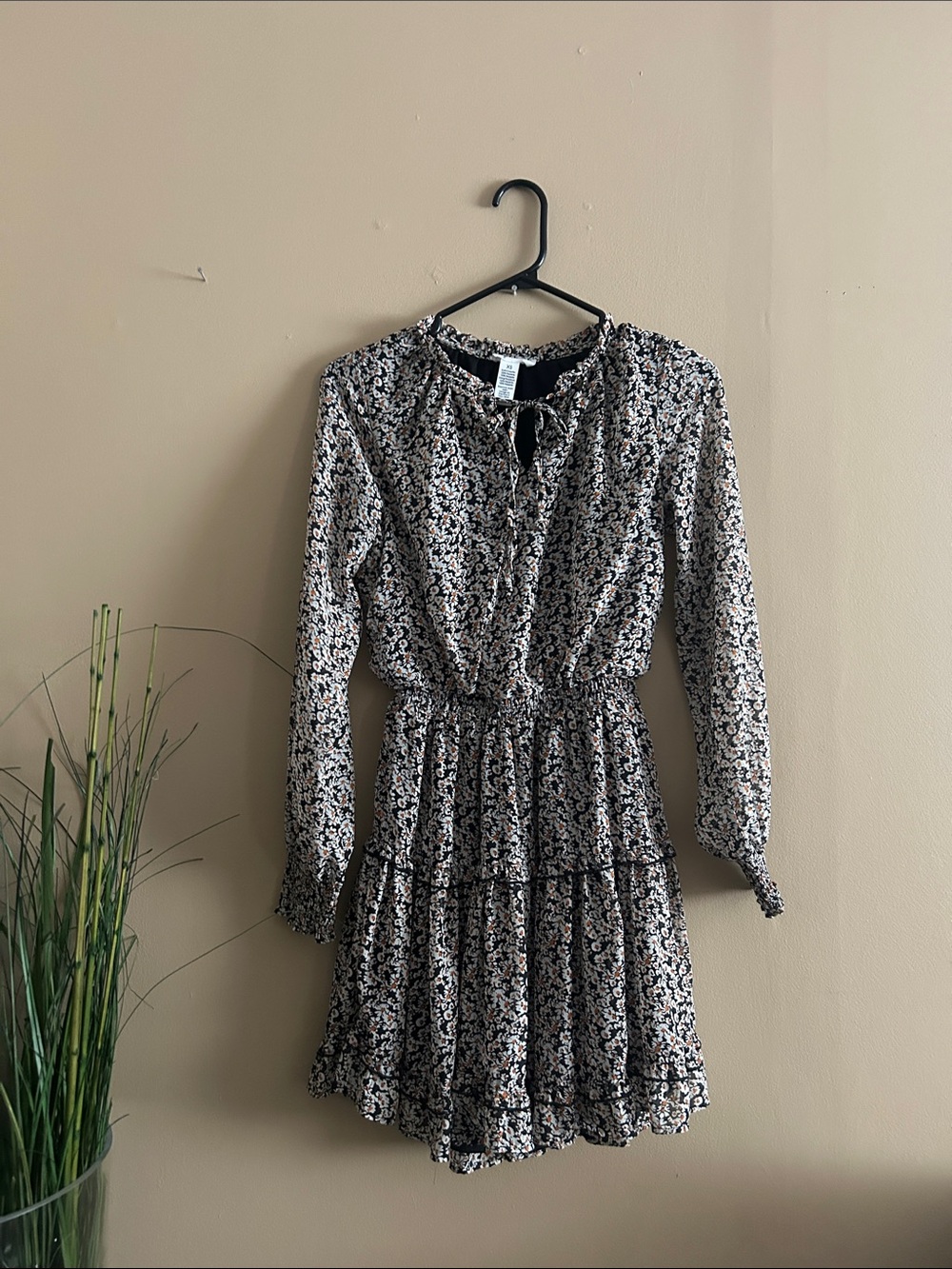 Japna Black and Cream Floral Long-Sleeve Tiered Mini Dress